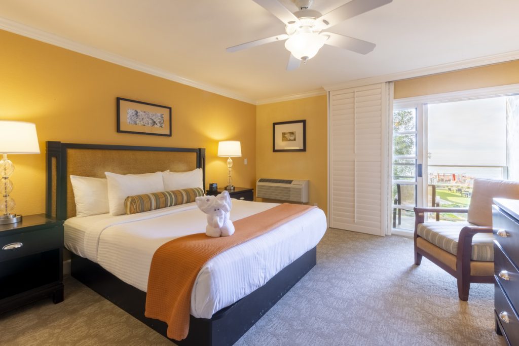 Carlsbad Inn Beach Resort Ocean View King Guest Room