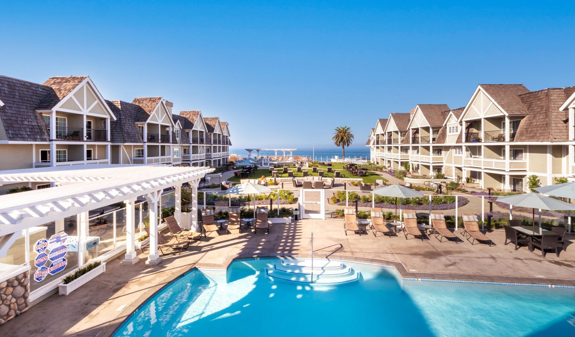 Carlsbad Resort Hotel Ocean Courtyard Pool