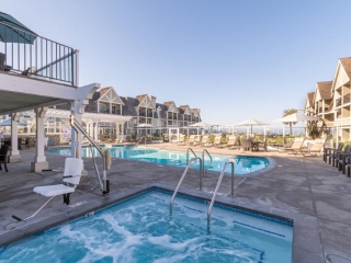 Carlsbad Resort Hotel Pool Jacuzzi Courtyard